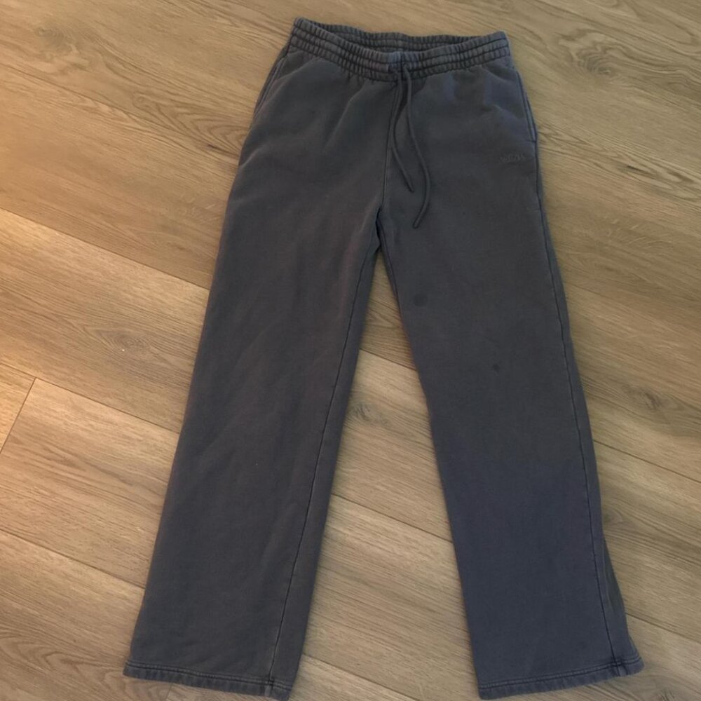 Aritzia sweatfleece boyfriend fit grey sweats